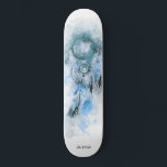 *~* Droomvanger Heilige Tribal Shamanic Boho Persoonlijk Skateboard<br><div class="desc">* Westerne BOHO Amerikaanse Waterverf Abstracte Dream Catcher Journey met mooie veren als een sjamanistische symbool voor een Native American Spiritueel Healer of BOHEMIAM ontwerp. * . *** De kleuren zijn meestal MUTE BLAUWGROEN en TURQUOISE op WIT. Deze op spirit gebaseerde esoterische populaire boho creative abstracte moderne dromenvanger en veren...</div>