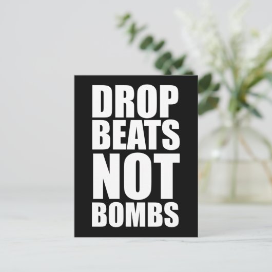 Drop Beats not Bombs Briefkaart (Staand voorkant)