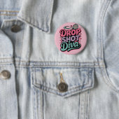 Drop Shot Diva – Felle Pickleball Speler Ronde Button 5,7 Cm (In situ)
