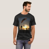 Dropzone in Dusk Adventure Paraglider Art T-shirt (Voorkant volledig)