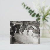 Drug Store Soda Fountain, 1921 Briefkaart (Staand voorkant)