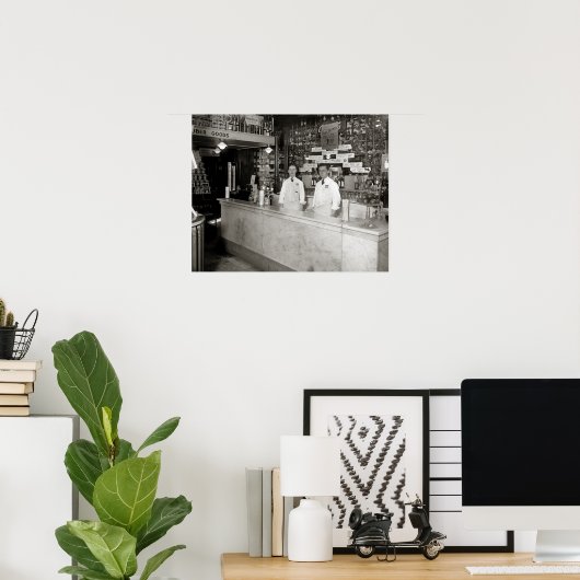 Drug Store Soda Fountain, 1921.  foto Poster (Thuiskantoor)