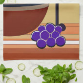 Druiven en Wijnglas in Maroon en Tan Theedoek (Gevouwen)