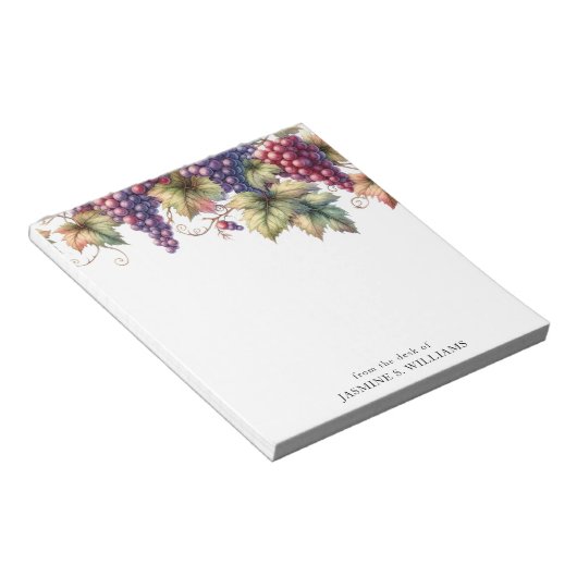 Druiven op de wijnstok van het bureau van notitieblok (Schuin)