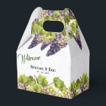 Druiven Wijngaard Mediterraanse Tuin Bruiloft Bedankdoosjes<br><div class="desc">Druiven genesteld in groene bladeren.</div>