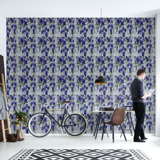 Druivenhyacinten in Sneeuwbehang Behang (Woonkamer)