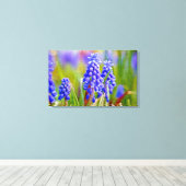 Druivenhyacinths Canvas Afdruk (Insitu (Houten vloer))