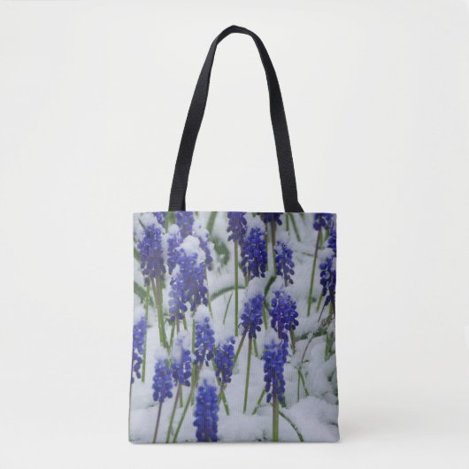 Druivenhyacinths in Sneeuwzak Tote Bag (Voorkant)