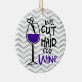 Druivenstylist knipt haar voor wijn keramisch ornament (Rechts)