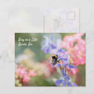 "Druk als een kleine hommel" Zachte pastelbloemen Briefkaart