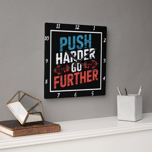 Druk harder om verder te gaan met de training vierkante klok (Kantoor)