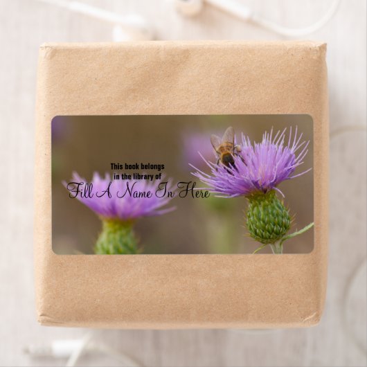 Drukke bij op Paarse distelfoto Etiket (Insitu)