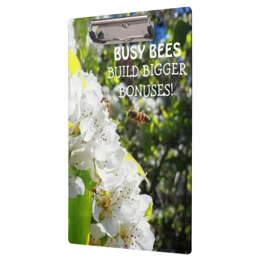 Drukke bijen bouwen grotere bonussen witte bloemen klembord (Links)