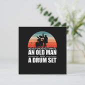 Drummer onderschat nooit een oud Man met drums Kaart (Staand voorkant)