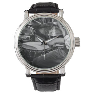 Drummer op het werk houden tijd horloge