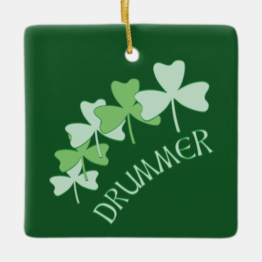 Drummer Shamrocks omlijnd groen Keramisch Ornament (Voorkant)