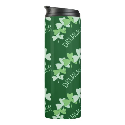 Drummer Shamrocks omlijnd groen Thermosbeker (Geroteerd rechts)