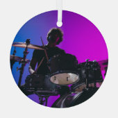 Drummer silhouet, neon blauw-roze achtergrond. glas ornament (Achterkant)