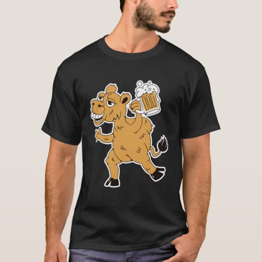 Drunk brown camel with beer for party holidays t-shirt (Voorkant)