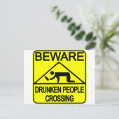 Drunken People Crossing Briefkaart (Staand voorkant)