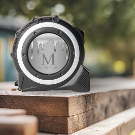 Druppelen vloeibaar metallisch chroom monogram rolmaat