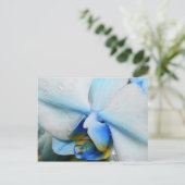 Druppels op blauwe orchidee - briefkaart (Staand voorkant)