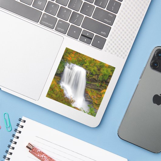 Dry Herfsten North Carolina Sticker (Laptop met iPhone)