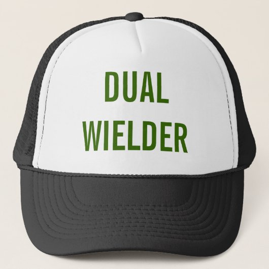 "Dual Wielder" Funny Trucker Hat | Gamer-Pet Pet (Voorkant)