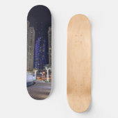 Dubai architectuur bij nacht skateboard (Voorkant)