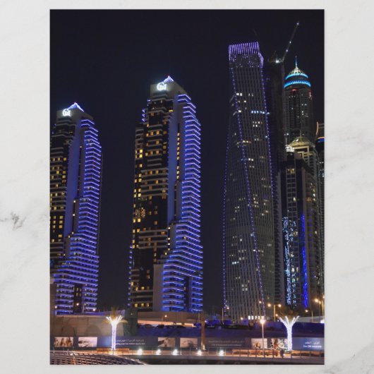 Dubai Cayan Tower 's nachts Flyer (Voorkant)