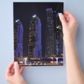 Dubai Cayan Tower 's nachts Flyer (Hand)