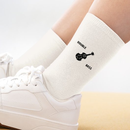 Dubbele bas in zwarte Sokken