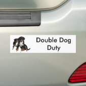 Dubbele Dog Duty Bumpersticker (Op auto)