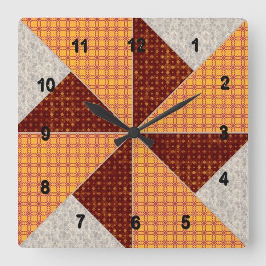 Dubbele Pinwheels Gold Rust en Beige Quilt Vierkante Klok (Voorkant)