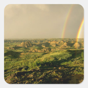 Dubbele regenboog boven Painted Canyon in Theodore Vierkante Sticker