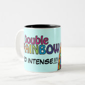Dubbele regenboog in de lucht tweekleurige koffiemok (Voorkant links)
