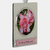 Dubbele rode en witte Azaleas Spring Floral Verzilverd Banner Ornament (Rechts)