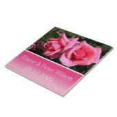 Dubbele roze roos bloemen bruiloft tegeltje (Zijkant)
