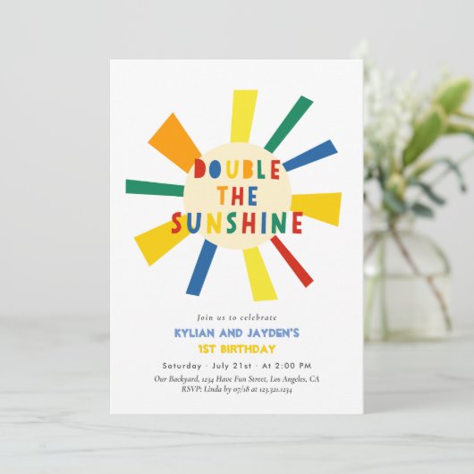 Dubbele uitnodiging op zonneschijn tweeling (Staand voorkant)