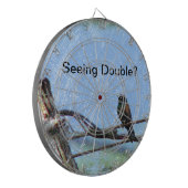 Dubbele visie, grackle op een lijn dartbord (Voorkant Links)