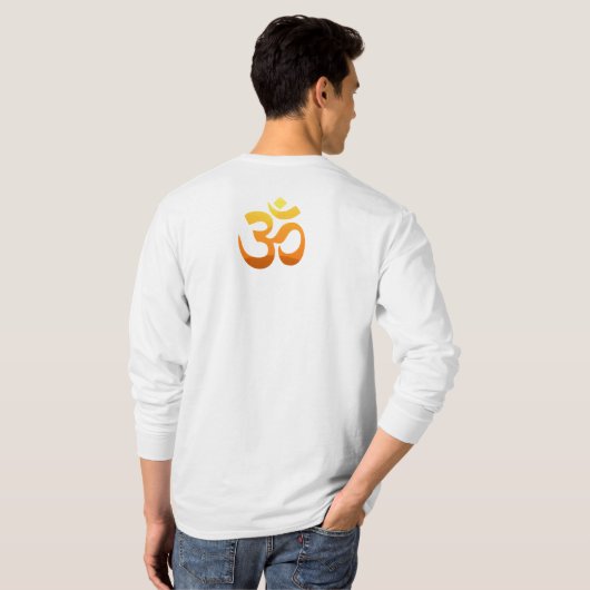 Dubbelzijdig ontwerp om mantra-symbool Yoga-Mannen T-shirt (Achterkant volledig)