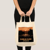 Dublin Dusk: boeiende schemerscènes Tote Bag (Voorkant (product))