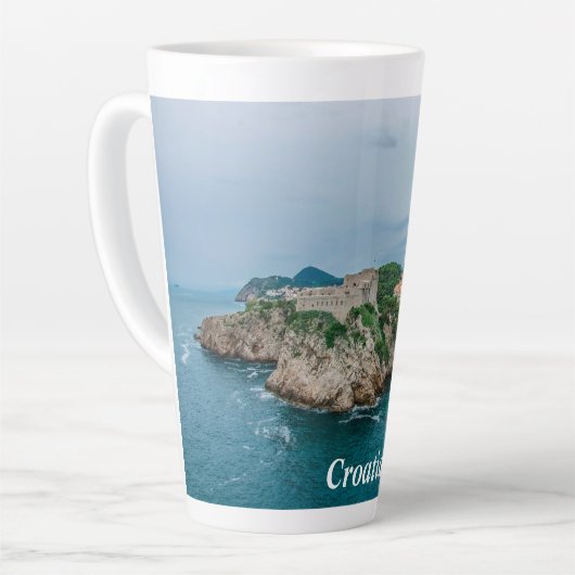 Dubrovnik haven en mok van het stadscentrum latte (Linkerhoek)