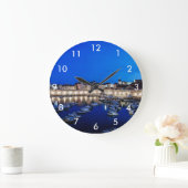 Dubrovnik haven en muren verlicht 's nachts grote klok (Huis)