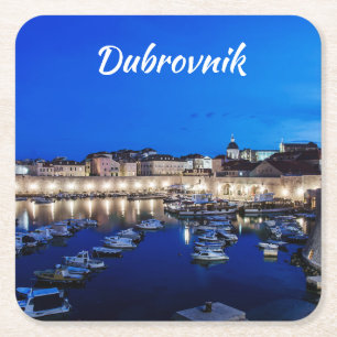 Dubrovnik haven en muren verlicht 's nachts kartonnen onderzetters
