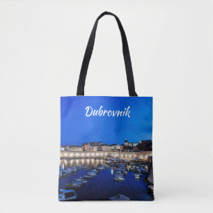 Dubrovnik haven en muren verlicht 's nachts tote bag