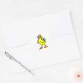 Duck als student met rugzak ronde sticker (Envelop)
