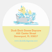 Duck in Tub Daycare Chilcare Gepersonaliseerd Ronde Sticker (Voorkant)