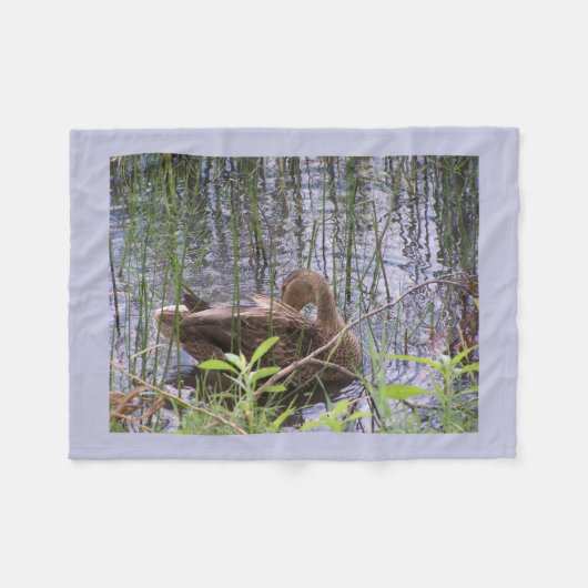 Duck predikt zichzelf in de riet Fleece Deken (Voorkant (Horizontaal))