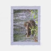 Duck predikt zichzelf in de riet Fleece Deken (Voorkant)